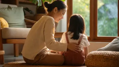 Orang tua mengobrol hangat dengan anak remaja tentang penggunaan media sosial untuk menjaga mental health anak