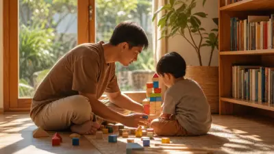 Orang tua dan anak belajar bersama di ruang keluarga yang hangat untuk mendukung perkembangan otak anak lewat kedekatan sehari-hari
